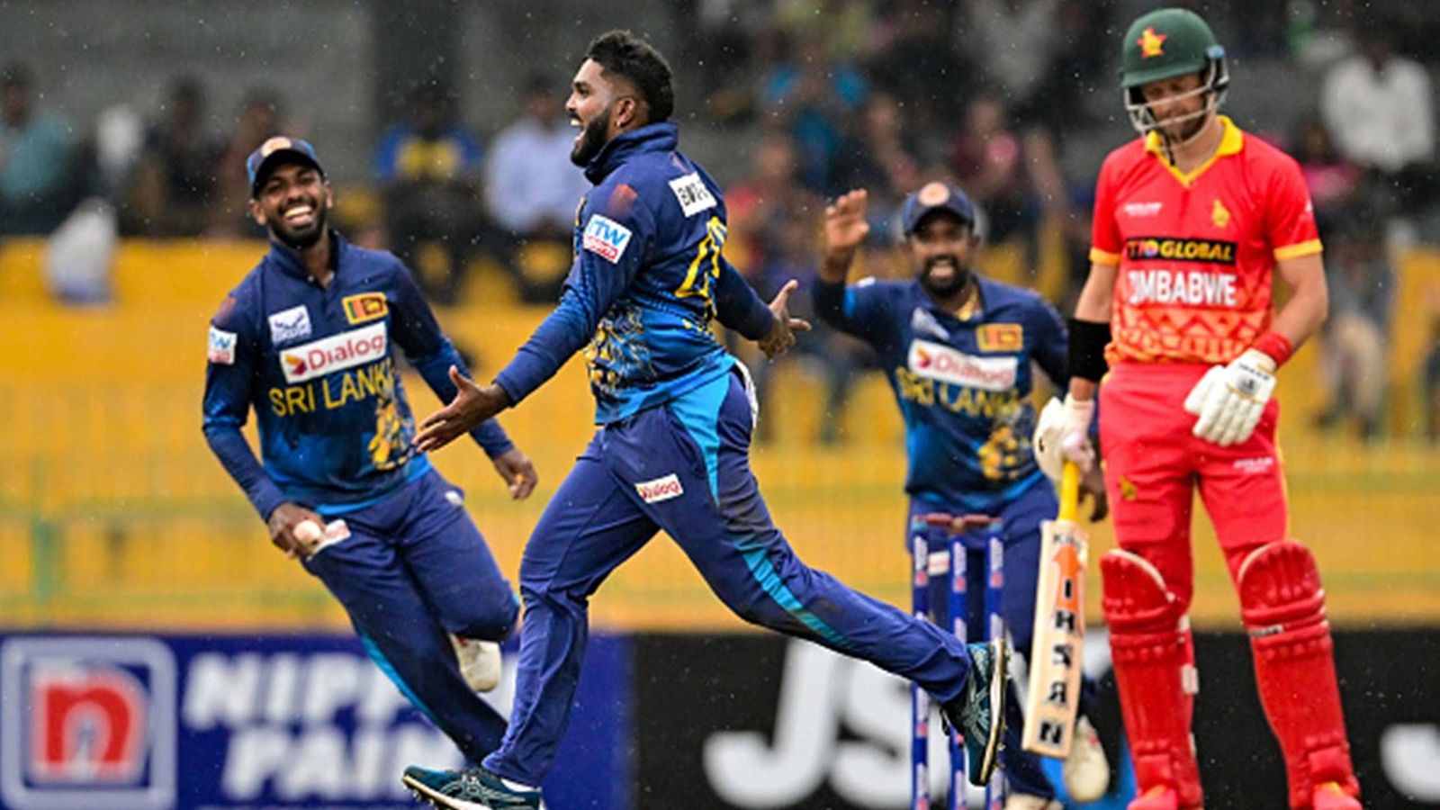 Wanindu Hasaranga makes sensational comeback with 7-wicket haul against Zimbabwe to break Muttiah Muralitharan's record Wanindu Hasaranga celebrates Zimbabwe captain's wicket in third ODI (Getty Images)