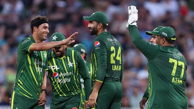 Body blow to Pakistan, star bowler ruled out of 3rd T20I against New Zealand; Kane Williamson's series ouster jolts Kiwis Pakistan's Abbas Afridi (left) bowls New Zealand's Daryl Mitchell during 2nd T20I on January 14. (Getty)