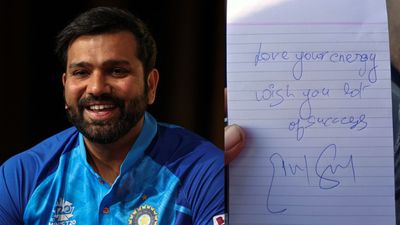 Rohit Sharma pens heartfelt message for 'moonwalker' traffic cop Ranjeet Singh after winning Indore T20I against Afghanistan Rohit Sharma’s autographed note for Indore traffic cop Ranjeet Singh. (Screengrab: Twitter)