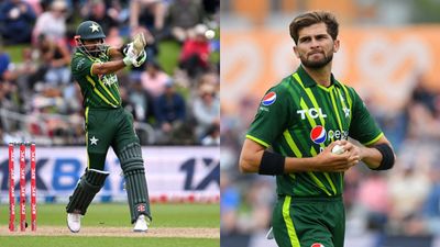 NZ vs PAK: Captain Shaheen Afridi gives blunt answer on why Babar Azam isn't 'able to finish' matches, says 'he could have...' Babar Azam (L) and Shaheen Afridi (R).