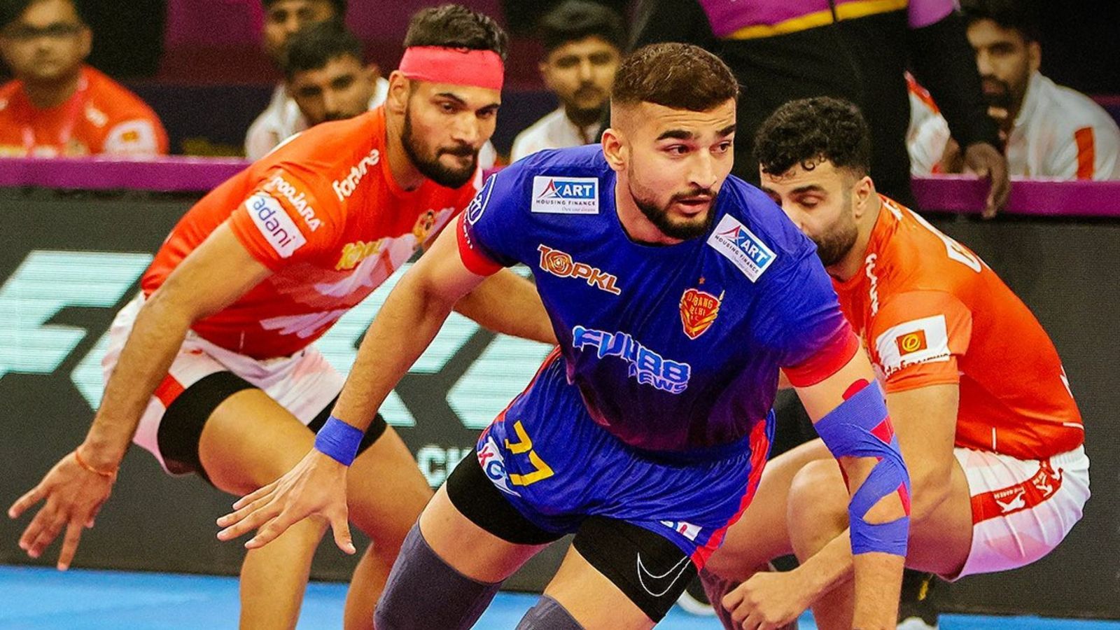 Pro Kabaddi League: Gujarat Giants' defensive masterclass with Deepak's High 5 Overwhelms Dabang Delhi Gujarat Ginats defeated Dabang Delhi.