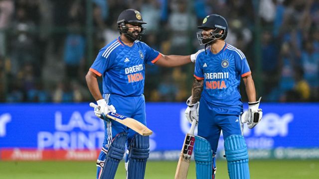 Rinku Singh wins internet with passionate message for Rohit Sharma, describes in '3 words' what it's like to bat alongside 'Hitman' Rohit Sharma (L) and Rinku Singh (R).