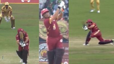 WATCH: 50-yr-old Sachin Tendulkar rolls back the clock to belt fiery 16-ball 27, later falls to old rival Muttiah Muralitharan Batting legend Sachin Tendulkar in action in this frame. (Screegrab-Twitter)