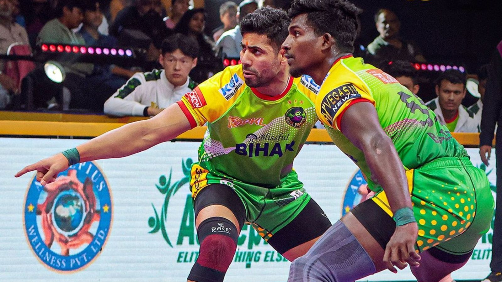Pro Kabaddi League: Patna Pirates edge out UP Yoddhas in nail-biter, register 34-31 victory Pro Kabaddi League: Patna Pirates edge out UP Yoddhas in nail-biter, register 34-31 victory