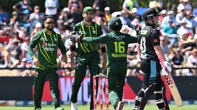 NZ vs PAK: Shaheen Afridi records 1st victory as captain, Pakistan snap 7-match losing streak, win 5th T20I by 42 runs but lose series 1-4 Pakistan spinners help their side win the 5th T20I against New Zealand.