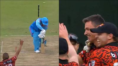 52 all out! Parnell's Pretoria Capitals bundled out for lowest total in SA20 League; Markram's Sunrisers Eastern Cape get bonus point Sunrisers Eastern Cape players celebrating a wicket against Pretoria Capitals (Screengrab: SA20 League, X)