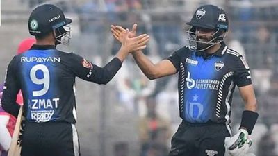 BPL 2024: Babar Azam rescues Rangpur Riders from 39/6, teams up with Afghan all-rounder to pull off run chase with unbeaten half-century Babar Azam congratulates Azmatullah Omarzai after Rangpur Riders beat Sylhet Strikers (Screengrab: X)