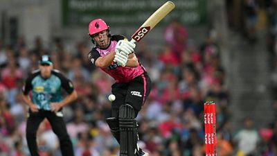 Sydney Sixers captain Moises Henriques plays in BBL 2023-24 final despite testing positive for Covid-19 Sydney Sixers captain Moises Henriques misses a shot in BBL 2023-24 final (Getty Images)