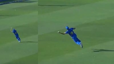 'Bhai waah...Superman maidan mein nazar aaya': Trent Boult's jaw-dropping catch leaves onlookers scratching their heads in disbelief; video goes viral Trent Boult took an extraordinary catch on January 28.