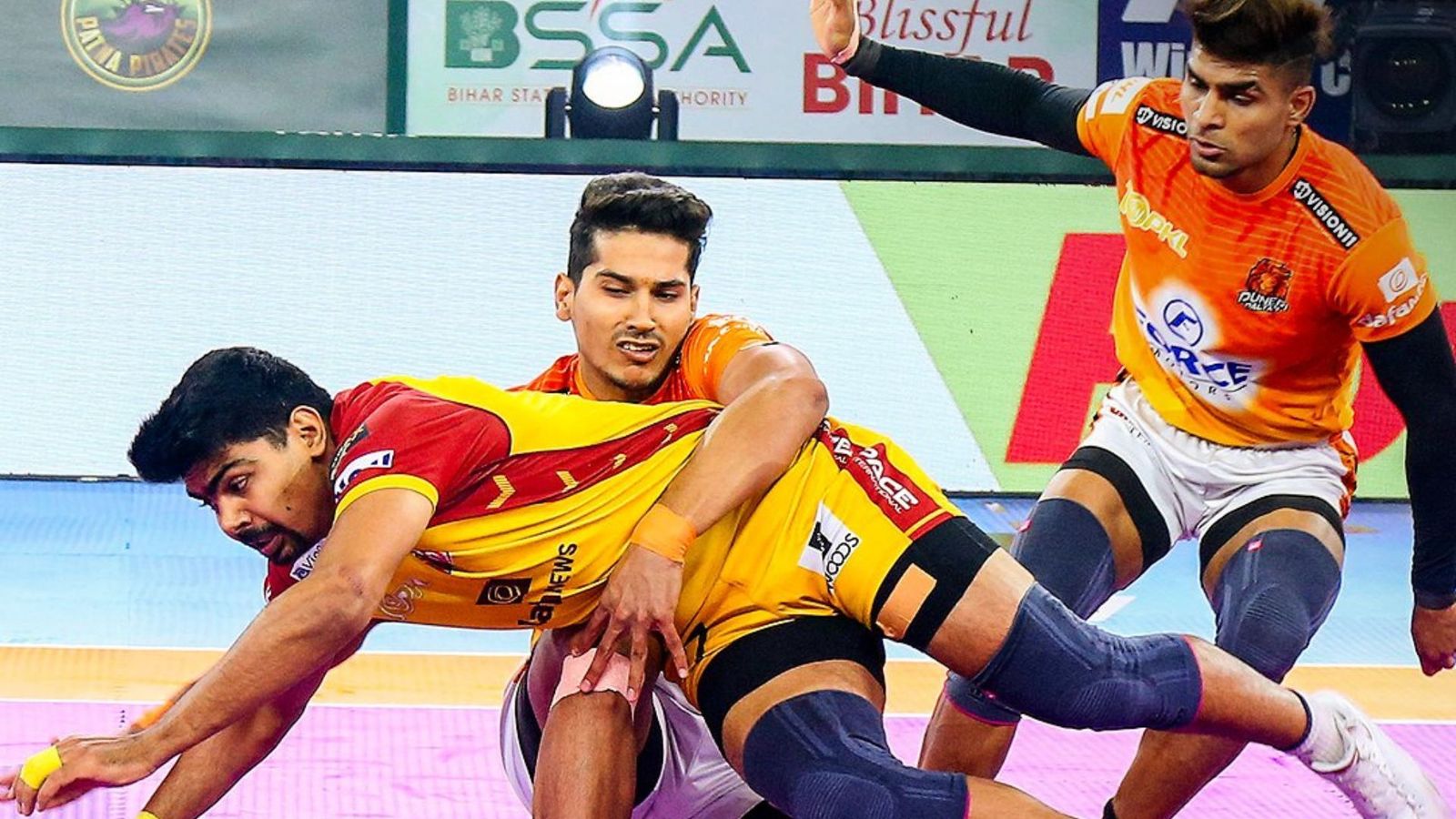 Pro Kabaddi League: Puneri Paltan decimate Telugu Titans with a 31-point victory Pro Kabaddi League: Puneri Paltan decimate Telugu Titans with a 31-point victory