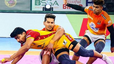 Pro Kabaddi League: Puneri Paltan decimate Telugu Titans with a 31-point victory Puneri Paltan defeated Telugu Titans.