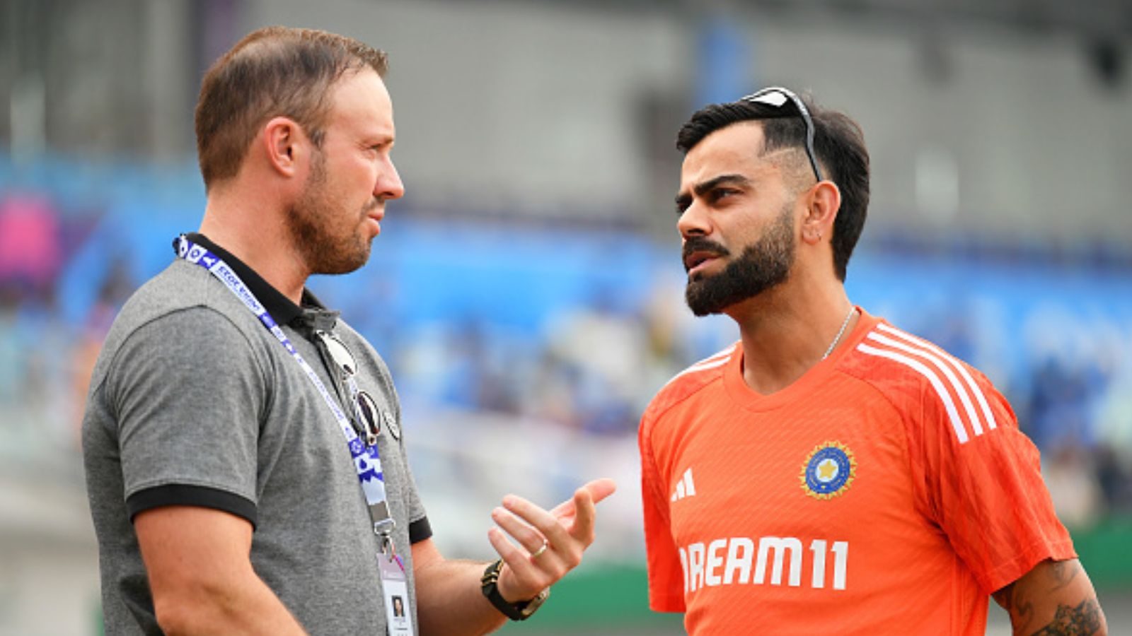 AB de Villiers takes U-turn after revealing Virat Kohli-Anushka Sharma's 2nd child news, does this moments after disclosing secret South Africa legend AB de Villiers (left) and India's batting maestro Virat Kohli in this frame. (Getty)