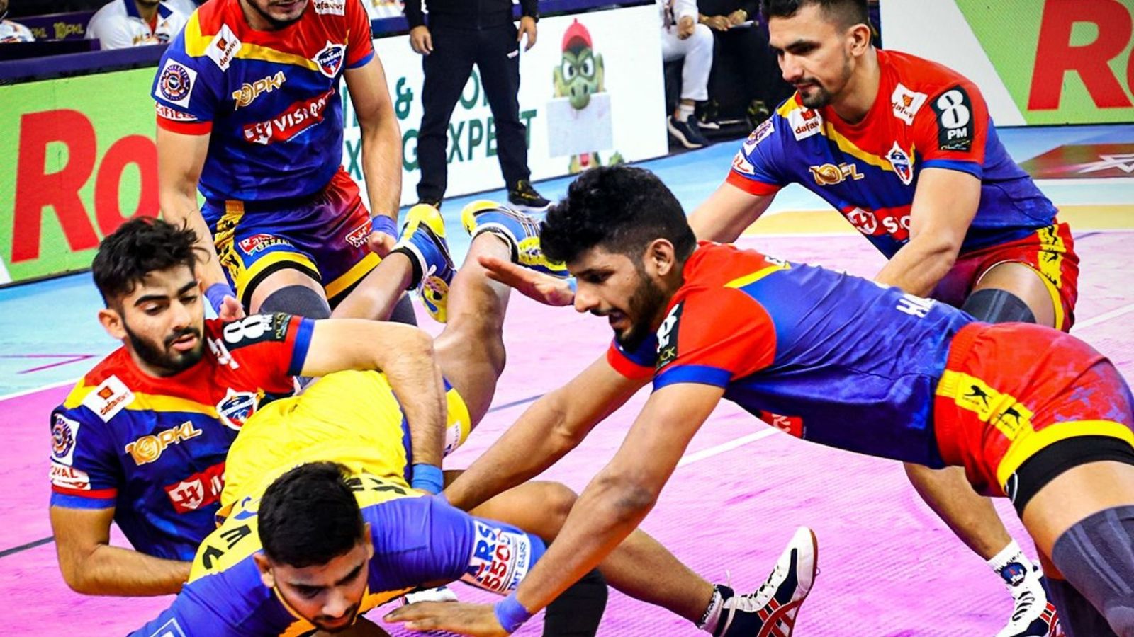 Pro Kabaddi League: Tamil Thalaivas' playoff pursuit bolstered by Narender's Super 10 and Sahil's High five Tamil Thalaivas defeated UP Yoddhas.