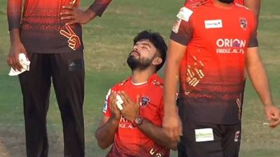 Aamer Jamal becomes 5th Pakistan pacer to take fifer in BPL, leads Comilla Victorians to 34-run win despite Rizwan's slow knock Pakistan pacer Aamer Jamal celebrates his maiden five-wicket haul in T20s (Screengrab: X)