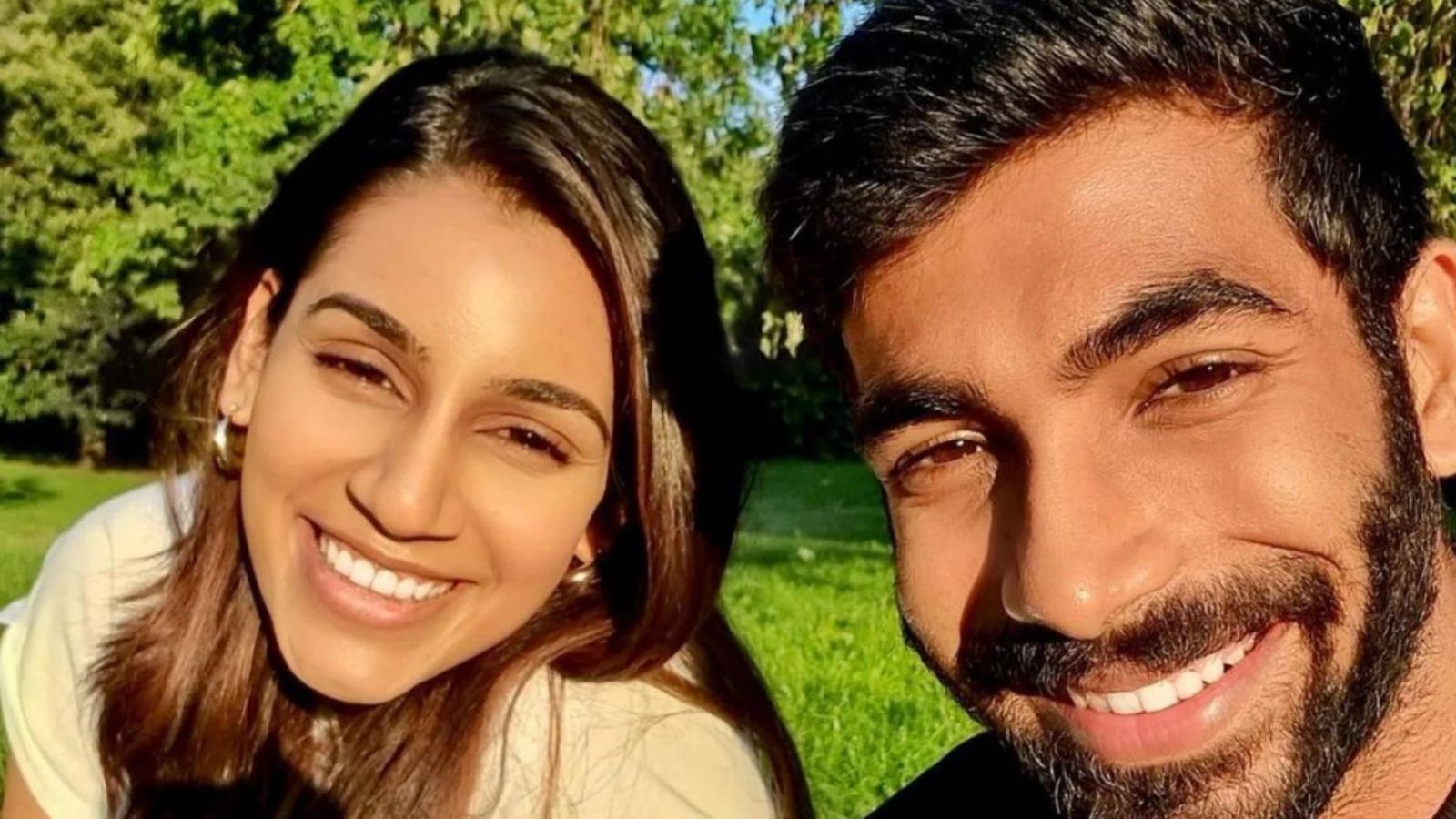 'Bada auraton ke bodies ke...': Jasprit Bumrah's wife Sanjana Ganesan brutally shuts troll for body-shaming comment Sanjana Ganesan (R) and Jasprit Bumrah (R).