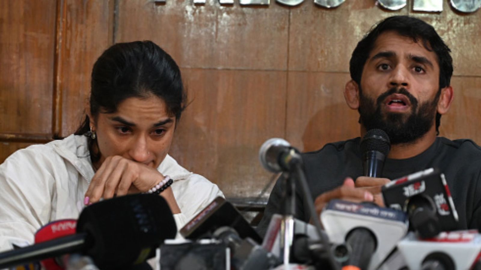United World Wrestling revokes Wrestling Federation of India's suspension with immediate effect, but on these conditions Wrestlers Vinesh Phogat and Bajrang Punia during a press conference. (File Photo: Getty Images)