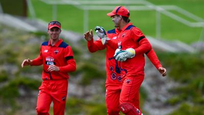 World Record Alert: Not 1, not 2, not 3, Australia star grabs 8 catches in an innings to take cricketing world by storm South Australia's Alex Carey (right) celebrates after taking the catch of Jack Wildermuth of the Queensland Bulls during the Marsh One Day Cup on February 14. (Getty)