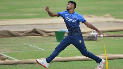 Mustafizur Rahman hospitalised after suffering a blow to head by teammate during practice session ahead of BPL clash Mustafizur Rahman bowls during a practice session (File Photo: Getty Images)