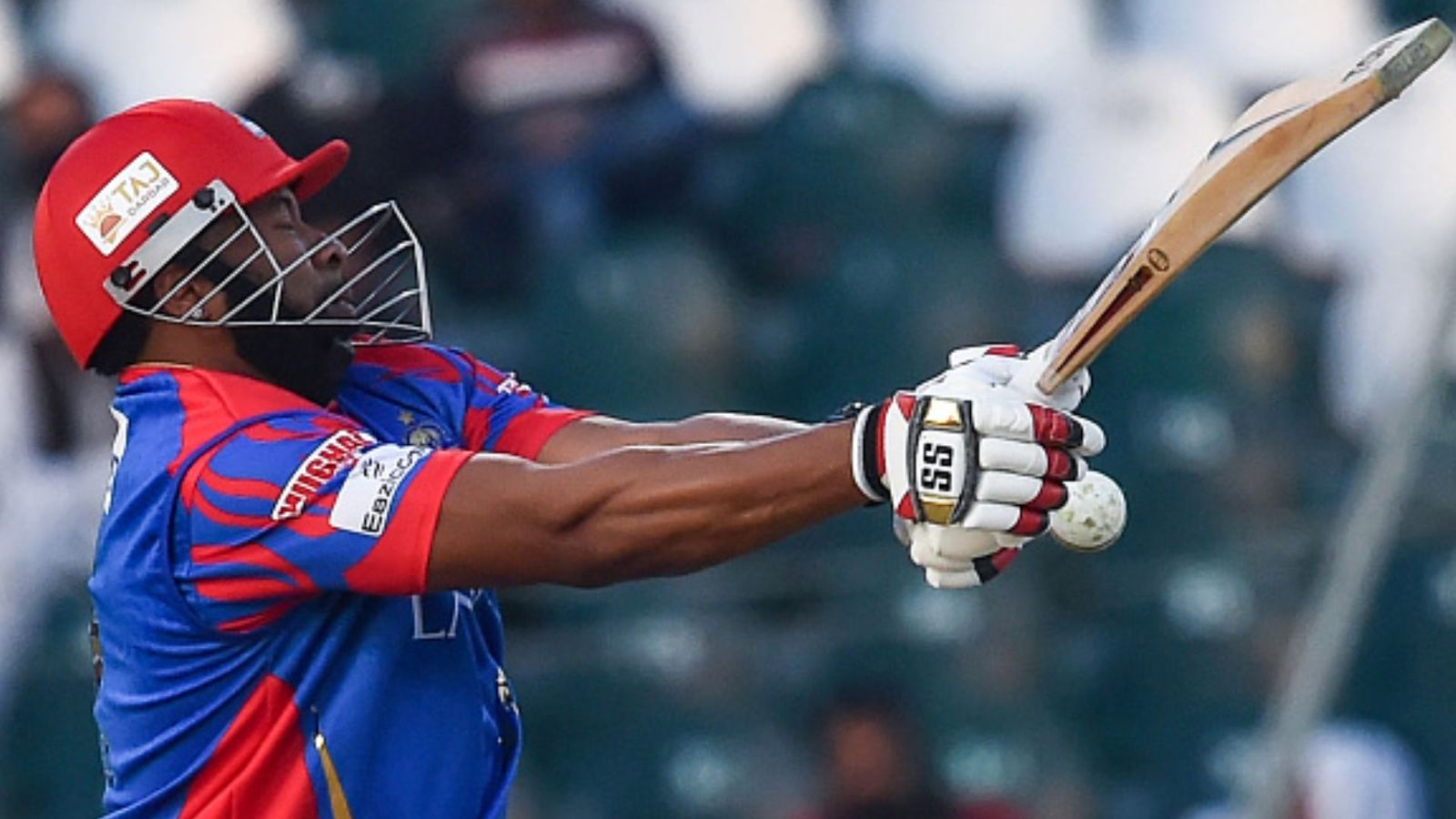 PSL: Kieron Pollard unleashes 5 sixes as Karachi Kings register nerve-jangling 2-wicket win over Lahore Qalandars in last-ball thriller Karachi Kings all-rounder Kieron Pollard.