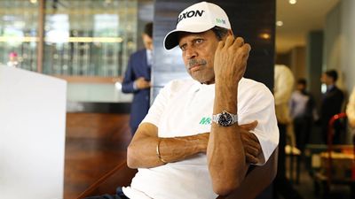 'Kuch logo ko taqleef hogi, hone do lekin...': Legendary Kapil Dev backs BCCI's decision to terminate central contracts for skipping Ranji Trophy India's 1983 World Cup-winning captain Kapil Dev (File Photo: Getty Images)
