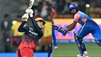 Former Indian cricketer issues warning to MI ahead of clash against RCB, says 'Smriti herself said that 10 extra runs should be added...' Royal Challengers Bangalore captain Smriti Mandhana (Left) and Mumbai Indians skipper Harmanpreet Kaur. (Getty Images)