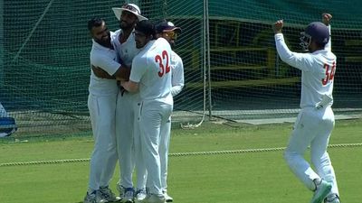 Ranji Trophy semifinal set for a blockbuster finish as Yash Dubey's wicket leaves Madhya Pradesh with uphill task on Day 5 Vidarbha players celebrate a wicket against Madhya Pradesh in Ranji Trophy semifinal (Photo Courtesy: BCCI Domestic, X)
