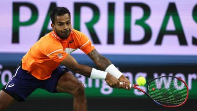 ‘Lucky loser’ Sumit Nagal’s Indian Wells run ends with first-round loss to Milos Raonic Sumit Nagal of India plays a backhand against Milos Raonic of Canada in their first round at Indian Wells. (getty)