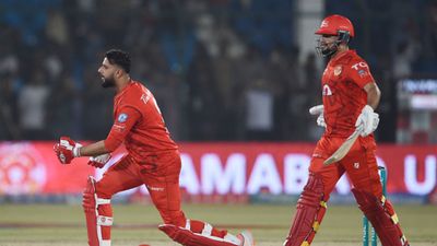 PSL Eliminator 2: Babar Azam's Peshawar Zalmi choke in one-game elimination match against Shadab Khan's Islamabad United Imad Wasim and Haider Ali.