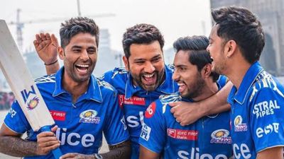 IPL 2024: Major problems for Mumbai Indians as team's 'best batter' not yet cleared by the BCCI; coach Mark Boucher says 'may lose one or two players...' Suryakumar Yadav (L) could miss first two matches of IPL 2024.