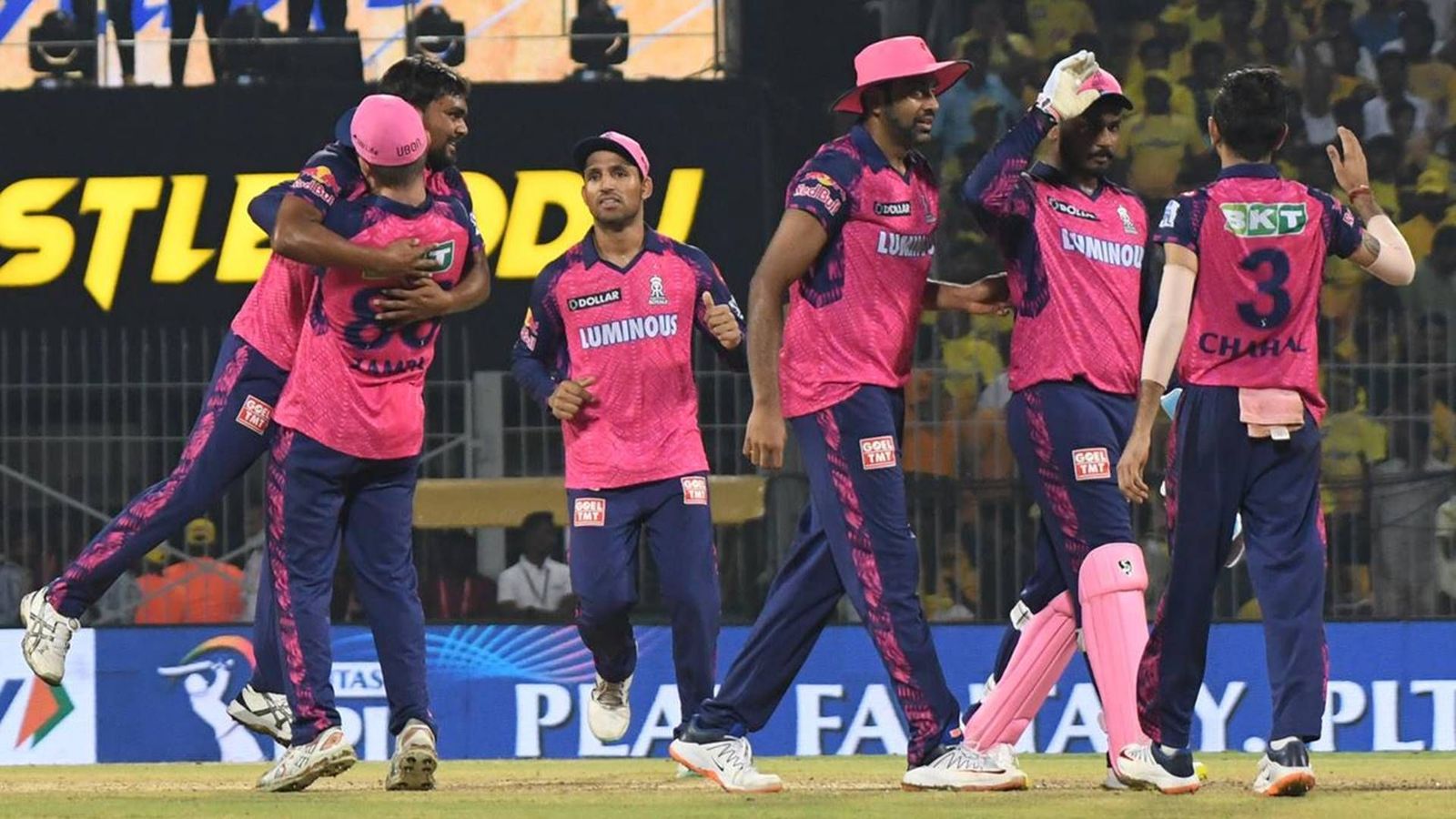 Rajasthan Royals' star bowler pulls out of IPL 2024 due to personal reasons Rajasthan Royals players celebrate a wicket (File Photo)