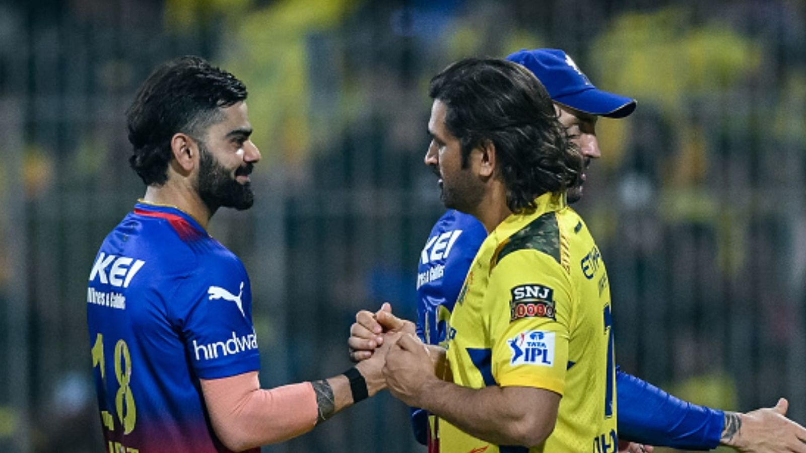 WATCH: Virat Kohli and MS Dhoni show respect to each other, heartwarming video of two superstars embracing each other in live match goes viral Virat Kohli and MS Dhoni.
