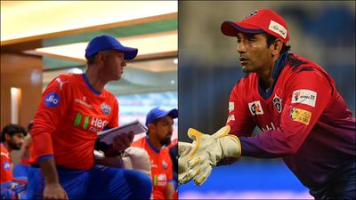 'Why don't you back the Indian players you have picked?': Robin Uthappa slams Ricky Ponting for sending Abhishek Porel at no.9 DC head coach Ricky Ponting in the dressing room; Robin Uthappa in action (Screengrab: DC's X, File Photo: Getty Images)