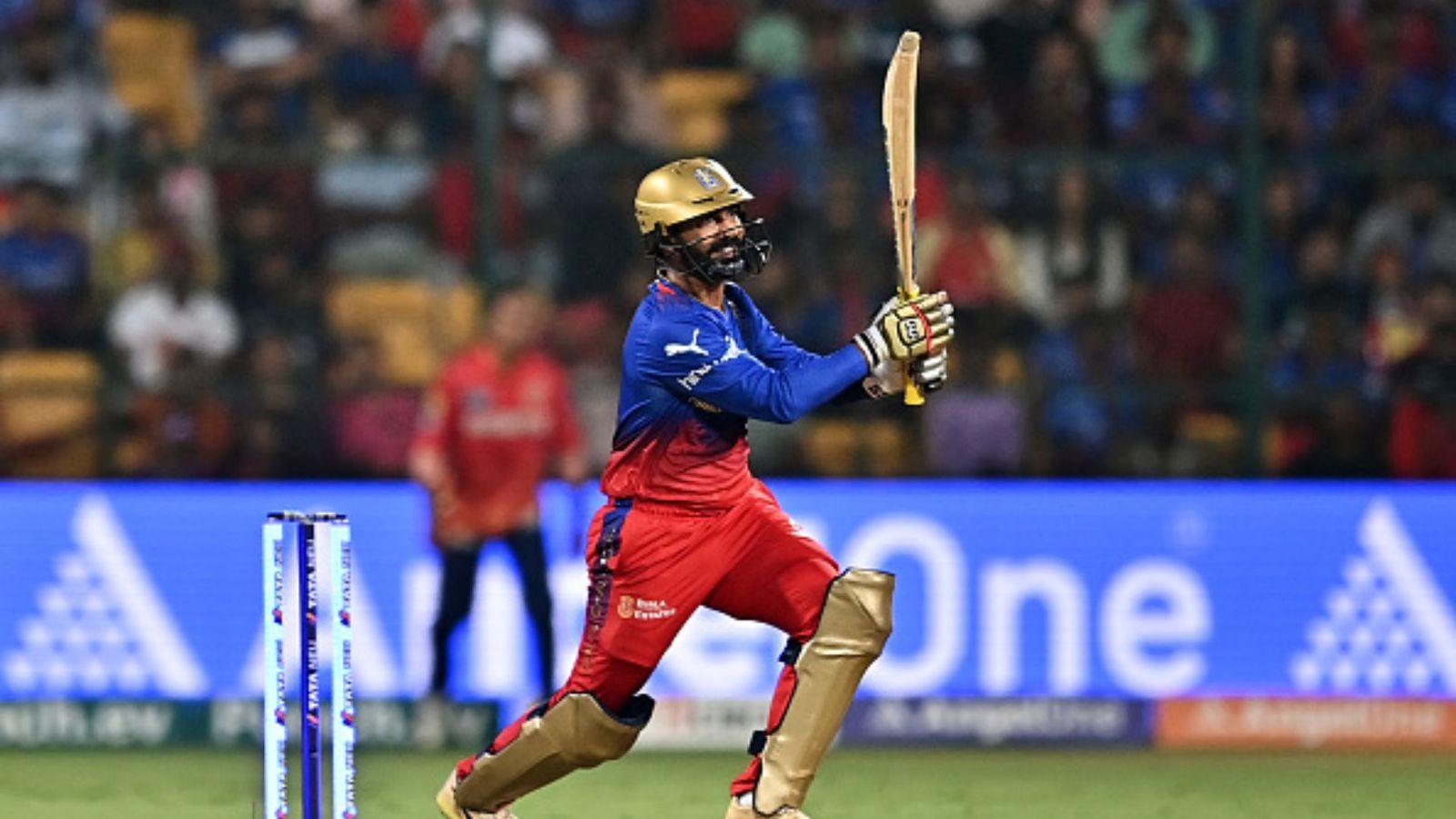 IPL 2024: Match-winner Dinesh Karthik reveals how he orchestrated RCB's win in clutch and who took the pressure off him RCB wicketkeeper-batter Dinesh Karthik.