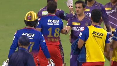 'Humne toh bola hi tha ki kuch...': Lucknow Super Giants' epic reaction to Virat Kohli and Gautam Gambhir burying the hatchet Virat Kohli and Gautam Gambhir during the strategic timeout (Screengrab: IPL, X)