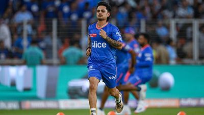 Mumbai Indians punish three players including Ishan Kishan for coming late to team meeting, video of ‘punishment outfit’ goes viral Ishan Kishan during Mumbai Indians' practice session (Getty Images)