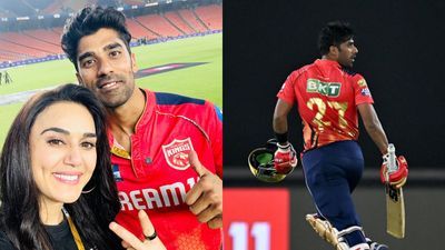 Things were said in past about us at auction', Preity Zinta clears air around Shashank Singh's accidental buy controversy Preity Zinta shares picture with Shashank Singh