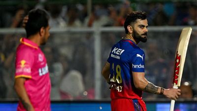Ex-Pakistani pacer roasts Virat Kohli for scoring joint-slowest hundred in IPL history in RCB's losing cause against RR RCB's Virat Kohli (R) gestures after the end of his innings as Rajasthan Royals' Yuzvendra Chahal watches during their IPL 2024 clash in Jaipur on April 6. (Getty)