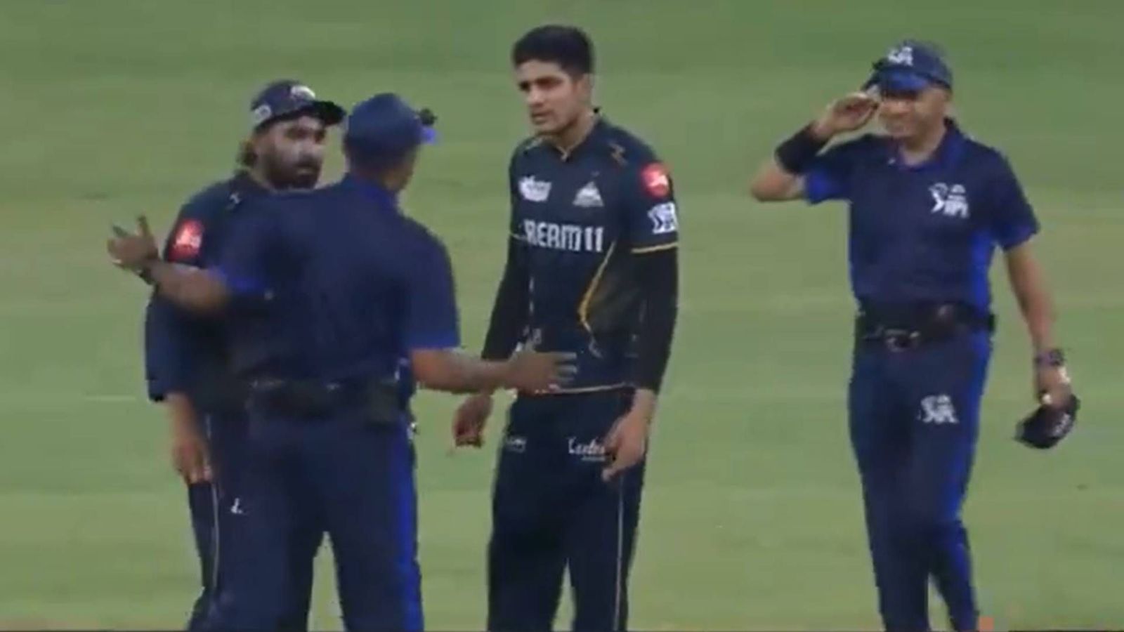 Watch: Shubman Gill, Rahul Tewatia lose their cool after third umpire Nitin Menon gives decision without showing ultraedge on big screen Watch: Shubman Gill, Rahul Tewatia lose their cool after third umpire Nitin Menon gives decision without showing ultraedge on big screen
