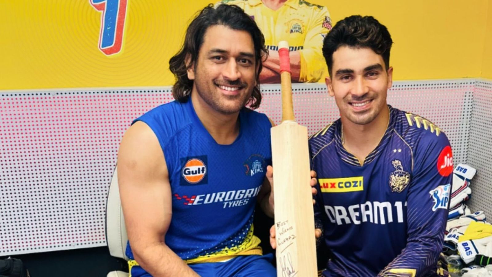 IPL 2024: MS Dhoni gifts signed cricket bat to Rahmanullah Gurbaz after CSK’s big win over KKR MS Dhoni gifts his signed bat to Rahmanullah Gurbaz. (Screengrab: X)