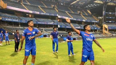 WATCH - Suryakumar Yadav shows new bowling avatar ahead of MI vs RCB clash Suryakuamr Yadav bowling ahead of MI vs RCB clash (credit: Twitter screen grab))