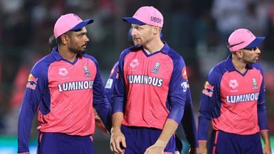 IPL 2024: Rovman Powell provides significant update on Jos Buttler's injury, reveals superstar batter's return date Jos Buttler (C) missed the game against Punjab Kings on April 13, 2024. (PC: Getty).