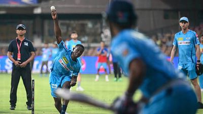 KKR vs LSG: KL Rahul hands IPL debut cap to Shamar Joseph, drops two big players as Shreyas Iyer opts to bowl first LSG pacer Shamar Joseph in the nets (Getty Images)