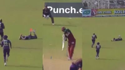 WATCH: KKR's Ramandeep Singh takes jaw-dropping catch to leave Deepak Hooda and onlookers stunned; video viral Ramandeep Singh took a stunning catch to dismiss Deepak Hooda. (PC: Screenshot).