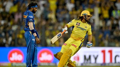 'He was the difference': MI captain Hardik Pandya reveals the player who changed the game in CSK's favour and it's not MS Dhoni Hardik Pandya (L) and MS Dhoni (R). (PC: Getty).