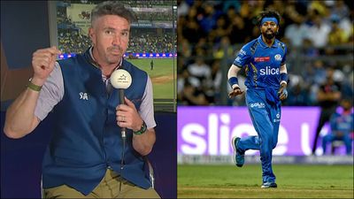 'He's smiling too much... trying to act like he's too happy': Kevin Pietersen concerned for under-performing Hardik Pandya Kevin Pietersen in during mid-innings break; Hardik Pandya in follow-through (Screengrab: Star, Getty Images)
