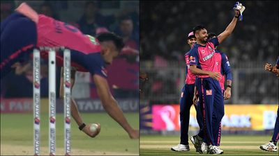 Watch: Avesh Khan responds to Sanju Samson's criticism with jaw-dropping catch on follow-through, unleashes special glove celebration Avesh Khan takes a one-handed catch; celebrates with Sanju Samson's gloves (Screengrab: IPL, X; Getty Images)