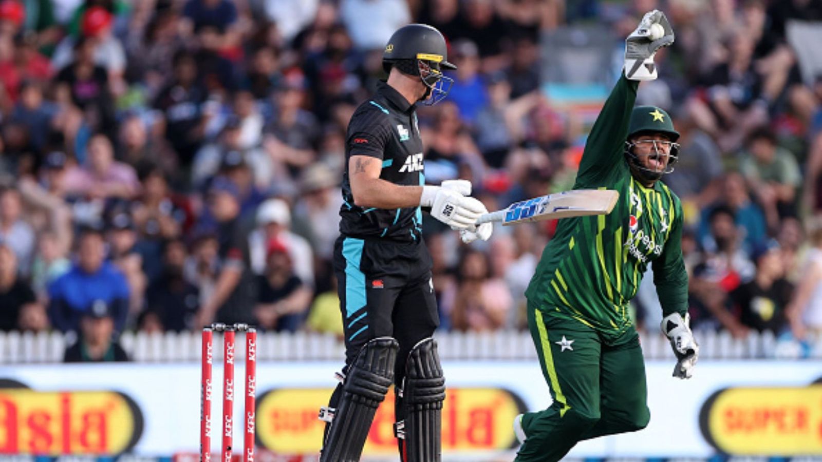 PAK vs NZ: Big blow for Pakistan just hours before 1st T20I against New Zealand as star batter Azam suffers injury to right knee and calf Azam Khan (R) snapped while appealing. (PC: Getty).