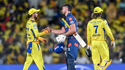 IPL 2024, Points Table: CSK swap place with LSG in standings after back-to-back losses, RR continue to strut on top Chennai Super Kings' captain Ruturaj Gaikwad (L) shakes hands with Lucknow Super Giants' Marcus Stoinis (C) at the end of their IPL 2024 at the MA Chidambaram Stadium in Chennai on April 23. (Getty)