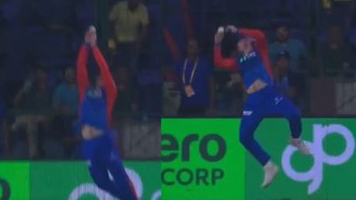 WATCH: Delhi Capitals' Tristan Stubbs' game-changing boundary save snatches victory from Gujarat Titans' jaws; Must see Tristan Stubbs took a leap in the air to deny Rashid Khan a certain six during DC vs GT's IPL 2024 clash. (Screengrab-X)