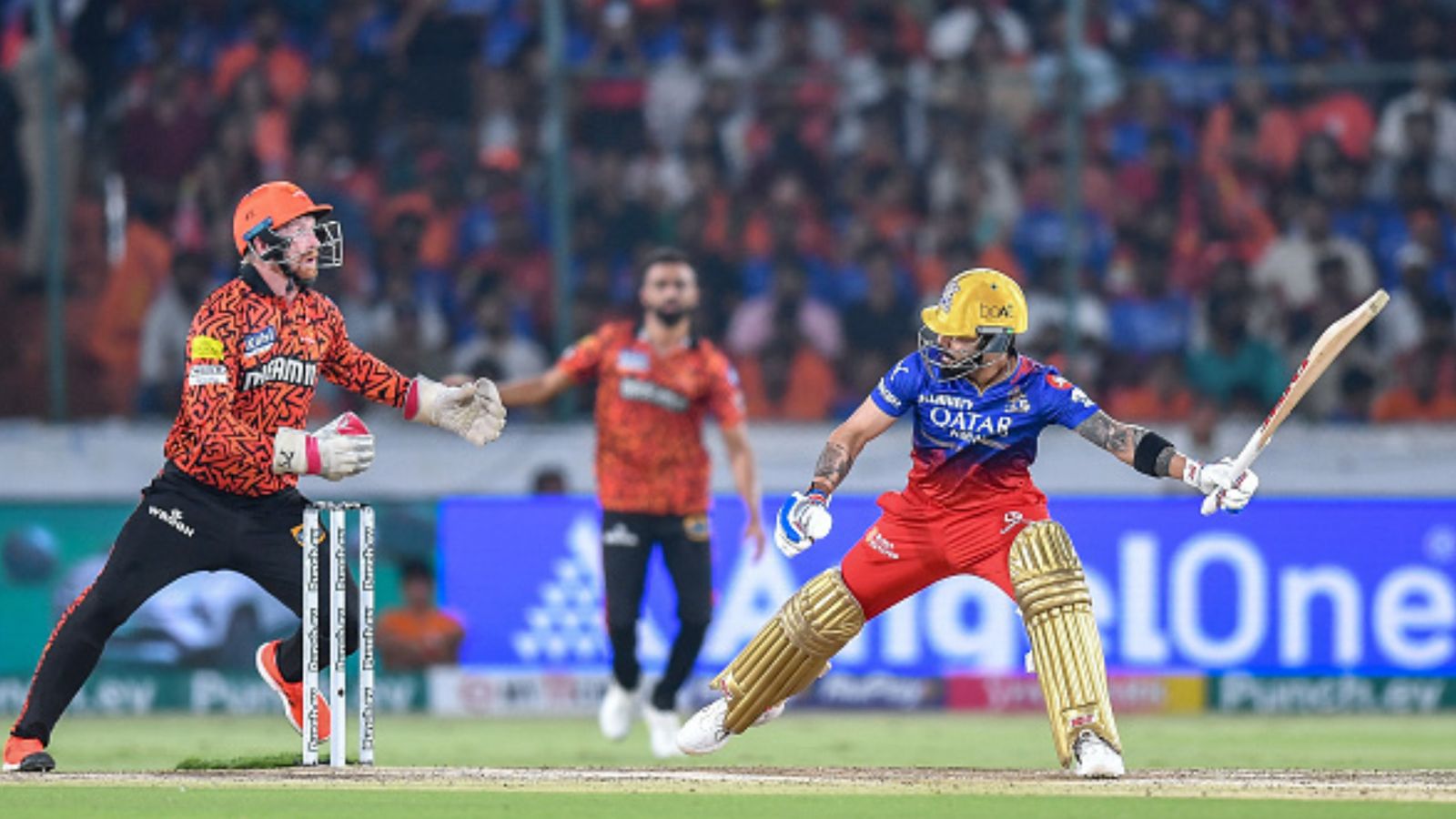 This is how IPL 2024 Points Table looks like after Royal Challengers Bengaluru's 35-run win over Sunrisers Hyderabad Royal Challengers Bengaluru's Virat Kohli (R) plays a shot during their IPL 2024 clash against Sunrisers Hyderabad at the Rajiv Gandhi International Stadium in Hyderabad on April 25. (Getty)